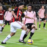 Ronaldinho in azione con il Milan