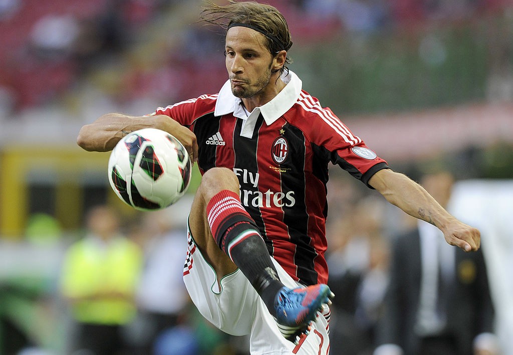 antonini con la maglia del MIlan