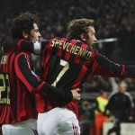 Kakà e Sheva esultano dopo un gol.