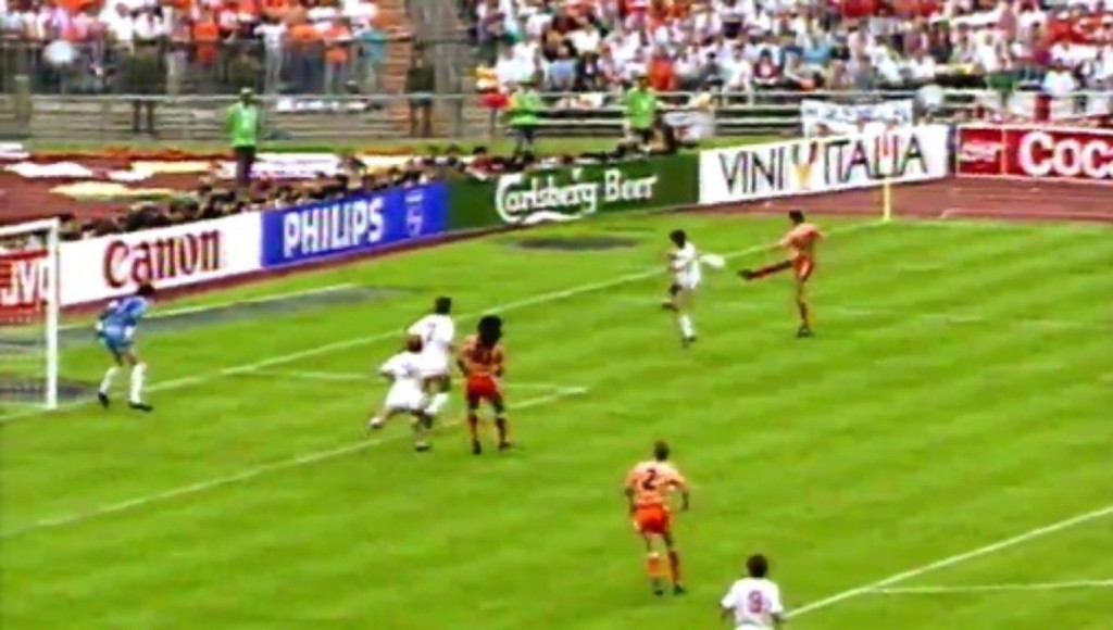 0x768_1418237755705_Marco_Van_Basten_25_giugno_1988_Urss_Olanda_Finale_Euro_88