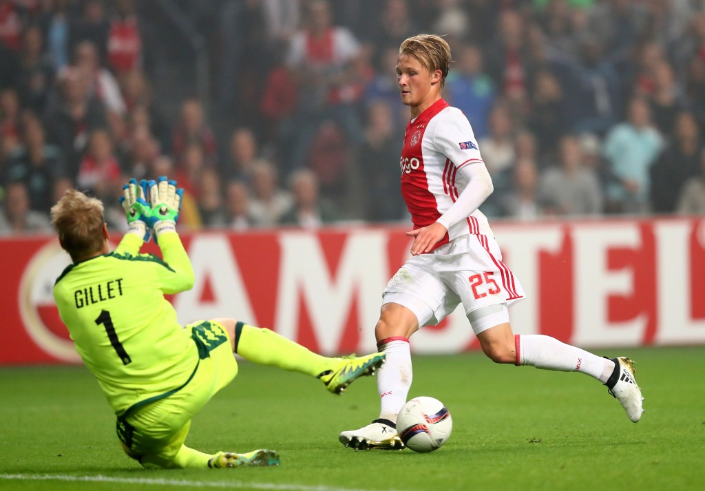 AFC Ajax v R. Standard de Liege - UEFA Europa League