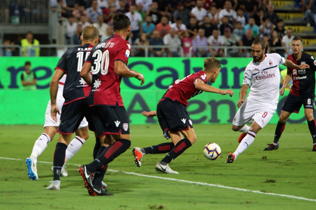 cagliari-milan-higuain