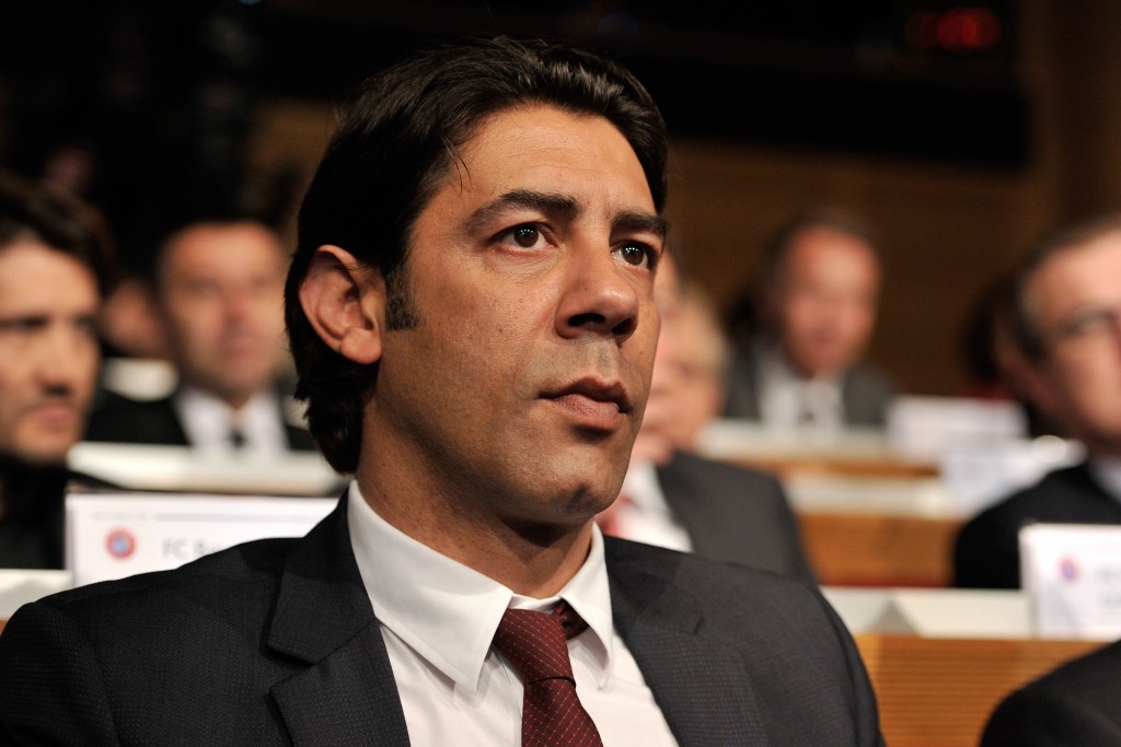 Rui Costa è ora uno dei dirigenti del Benfica che stasera sfiderà il Milan