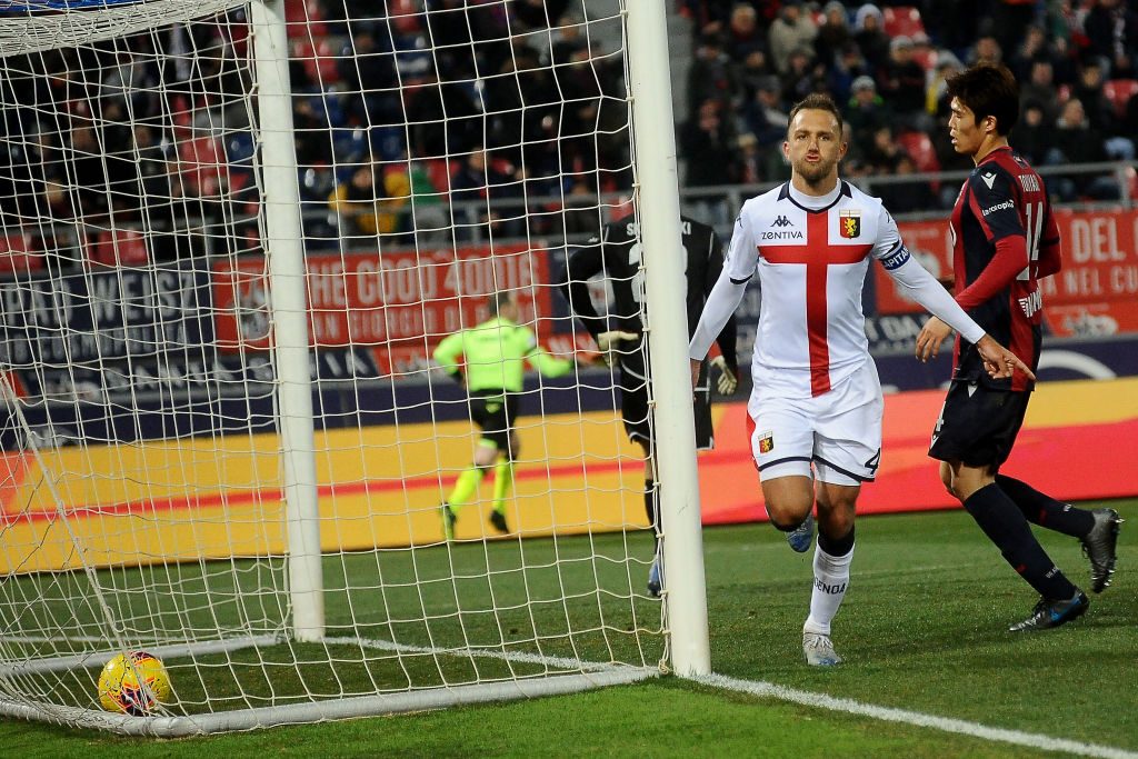 Criscito con la maglia del Genoa