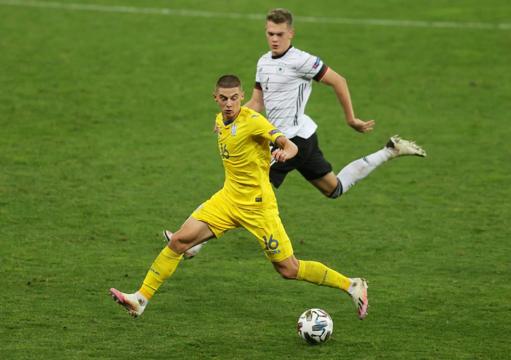 News Milan, Mykolenko possibile vice Theo