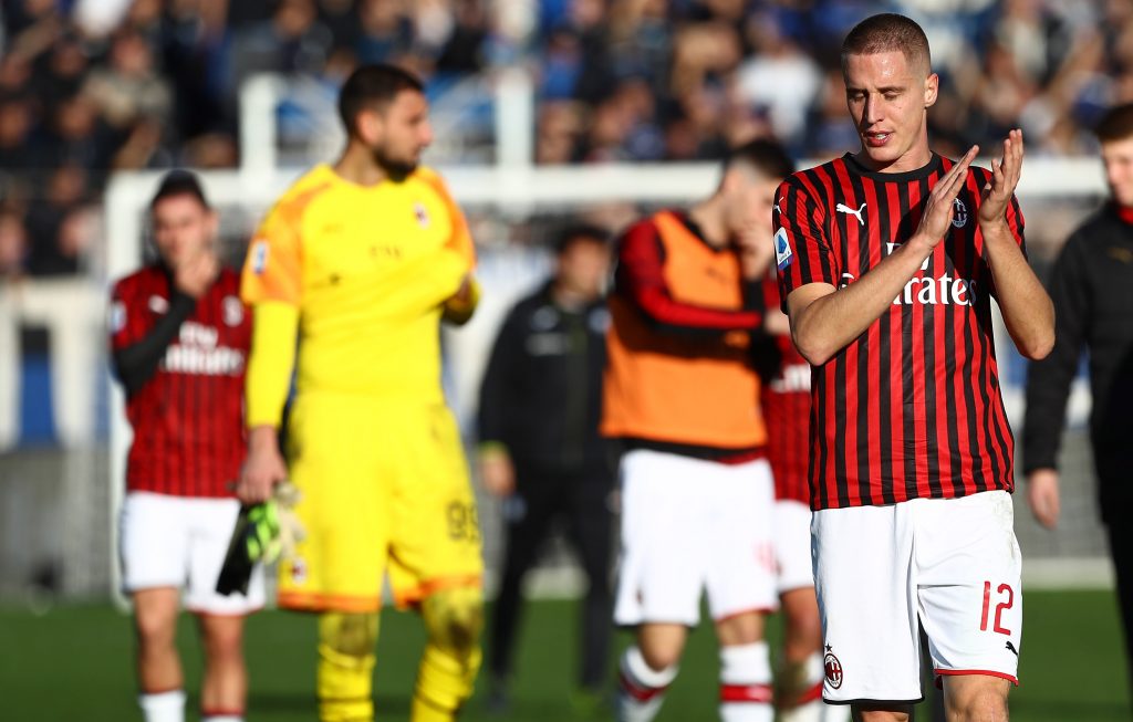 Andrea Conti, terzino rossonero, in una delle sue rare apparizioni con la maglia del Milan.