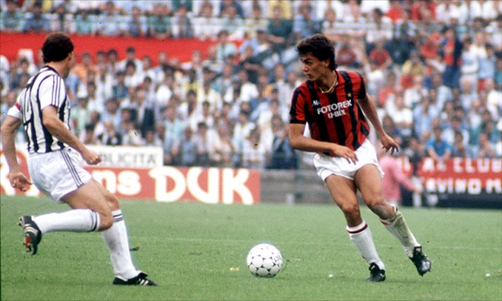 Paolo Maldini, attuale dt rossonero, in azione da calciatore