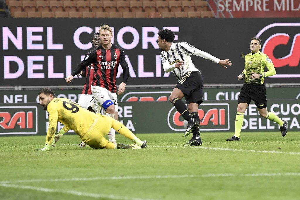 Il goal di McKennie visto dagli sguardi di Donnarumma e di Kjaer