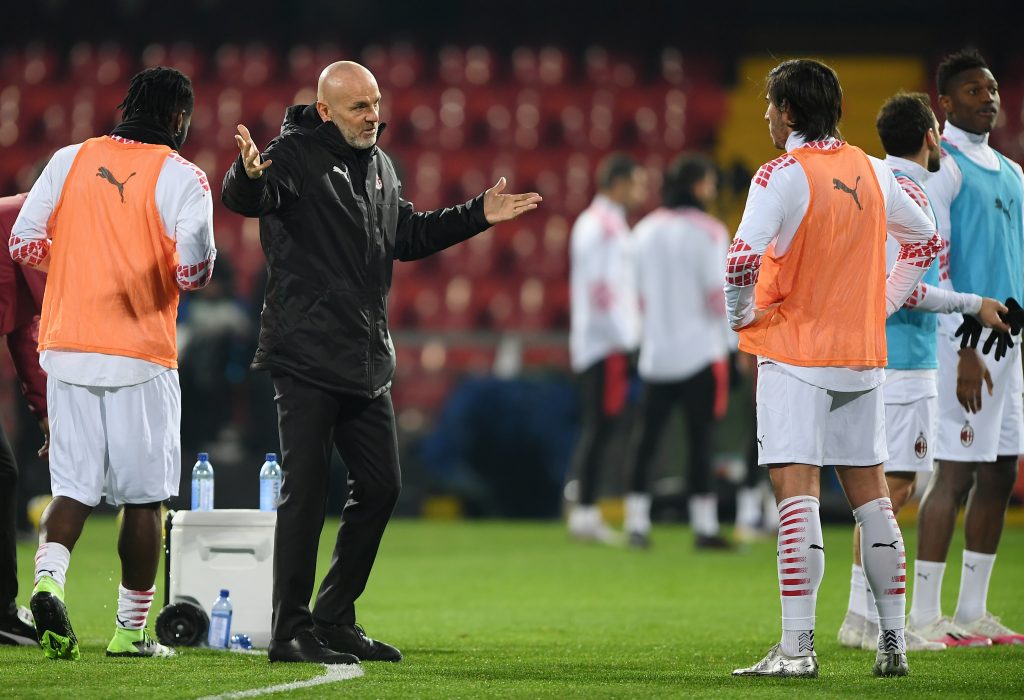 Stefano Pioli con i suoi calciatori