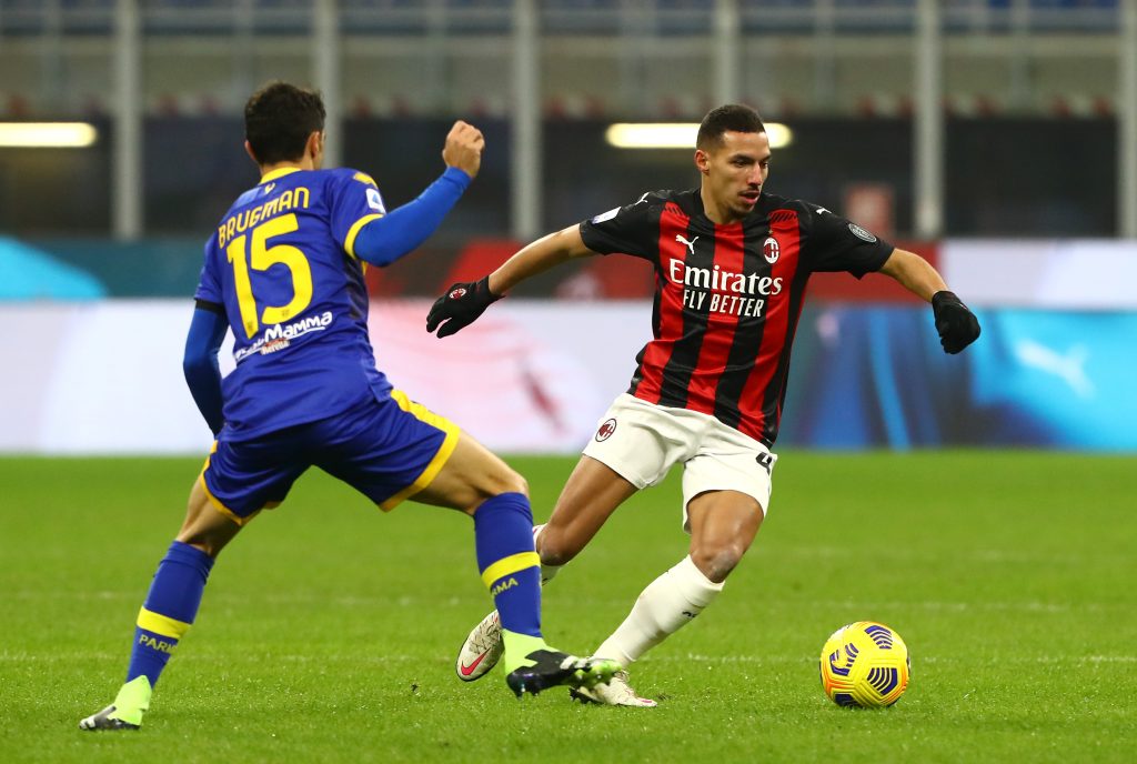 Ismael Bennacer affronta Brugman del Parma