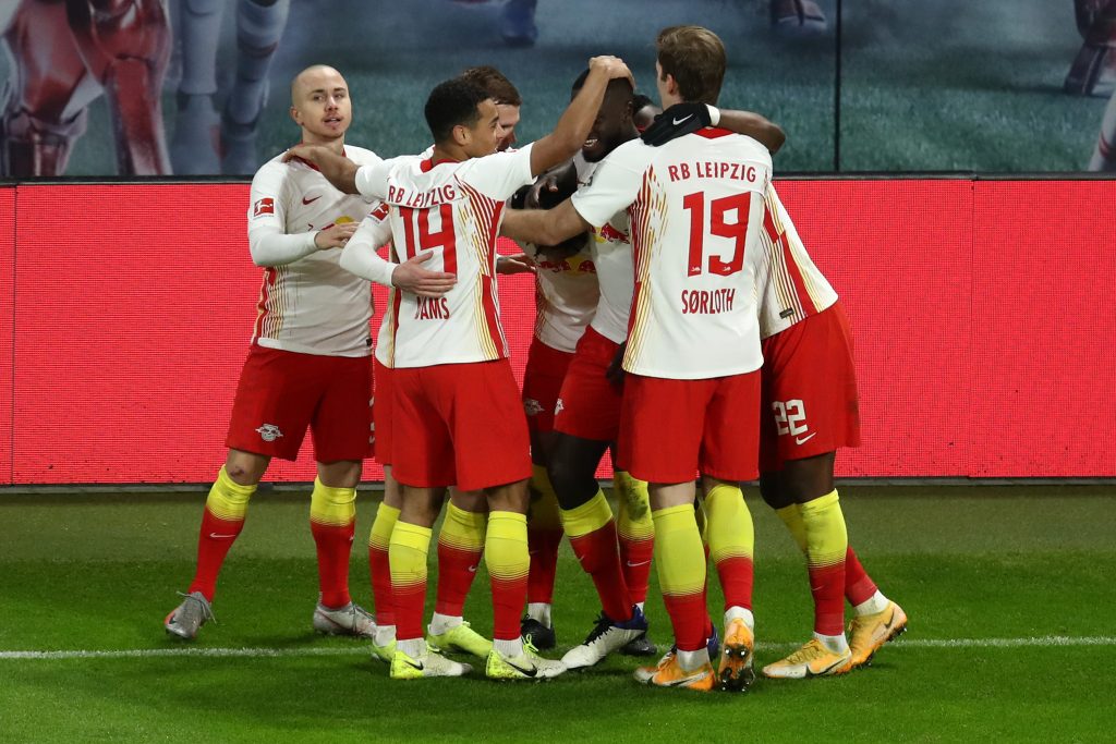 L'RB Lipsia si prepara ad accogliere Simakan