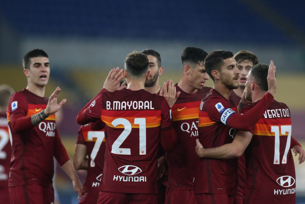 La Roma festeggia il gol di Mayoral