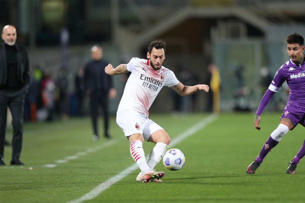 Hakan Calhanoglu, numero 10 del Milan