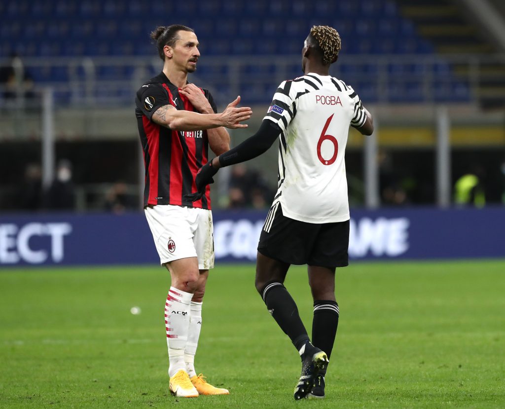 Zlatan Ibrahimovic saluta Paul Pogba alla fine della sfida fra Milan e Man UDT.