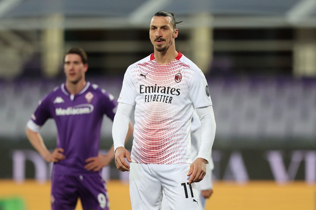 Ibrahimovic con alle sue spalle Vlahovic.