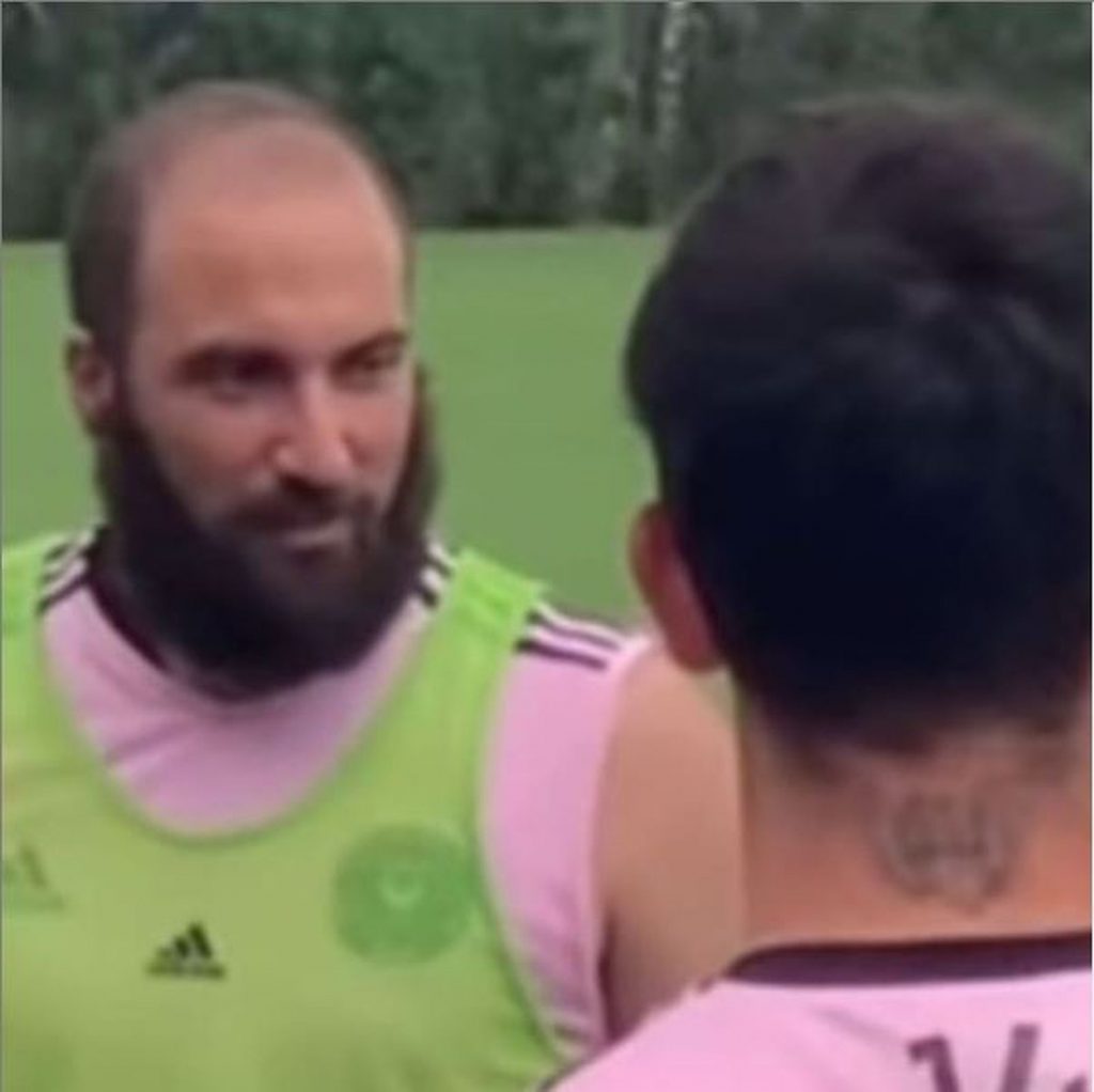 Il nuovo look di Gonzalo Higuain
