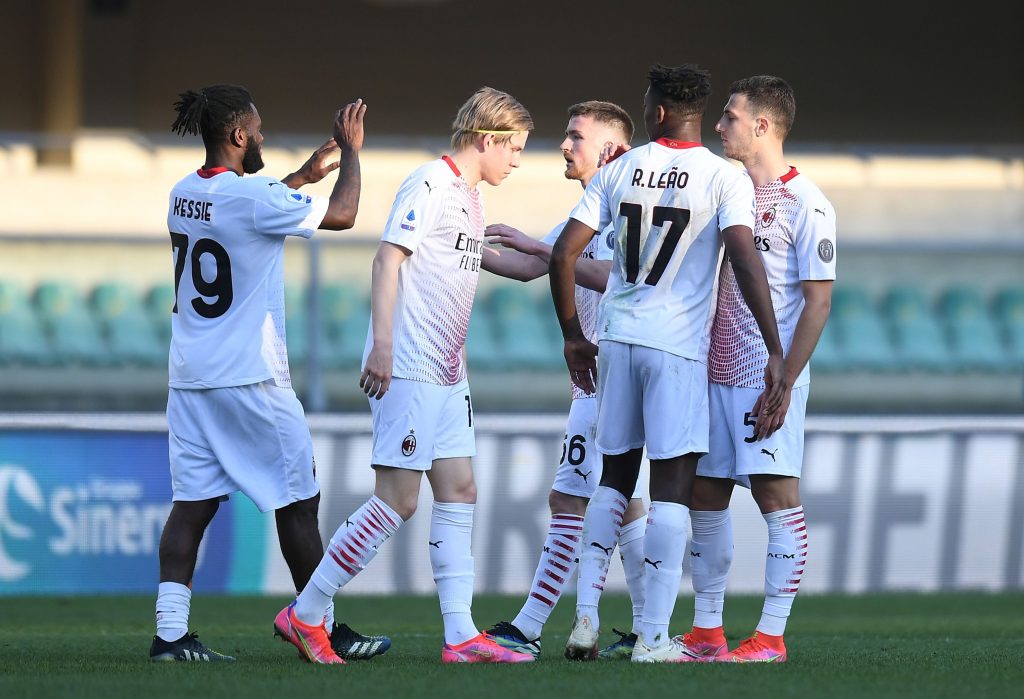 I calciatori esultano dopo un goal siglato nella sfida contro il Verona.