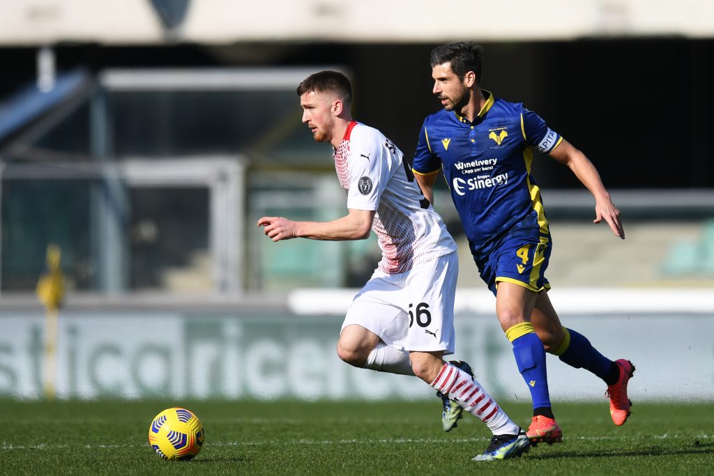 Saelemaekers e Veloso durante Hellas Verona-Milan