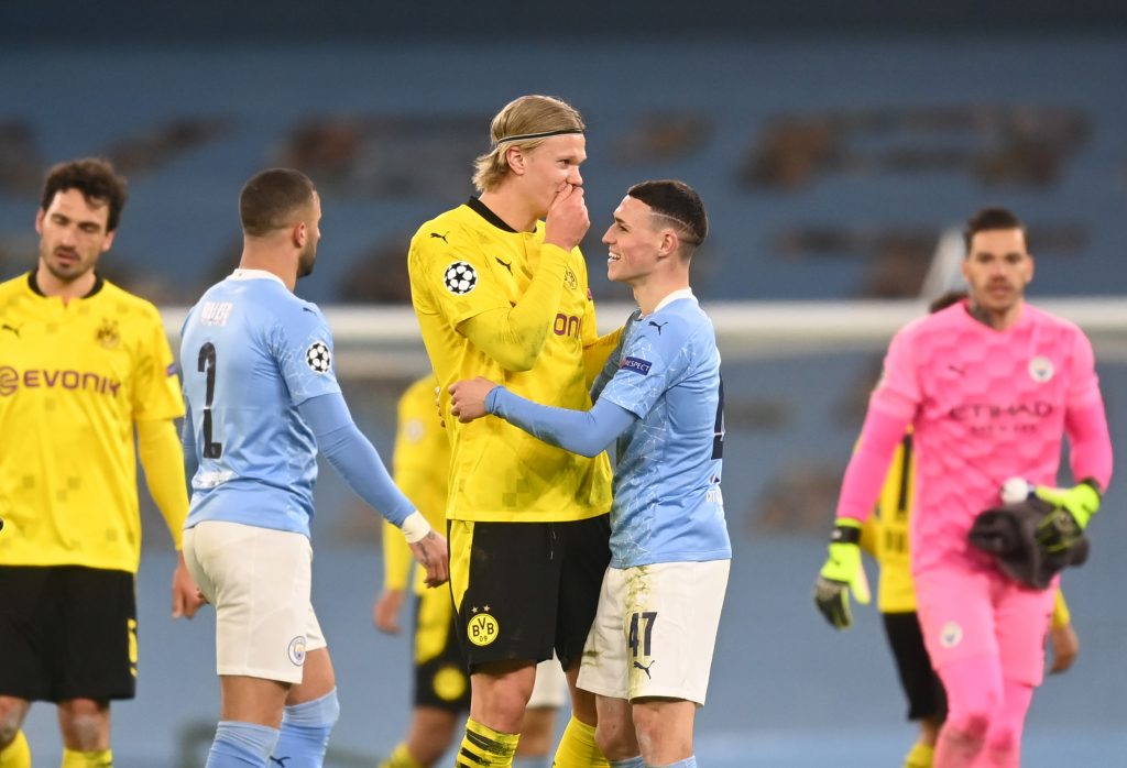 Il saluto a fine partita tra Haaland e Foden