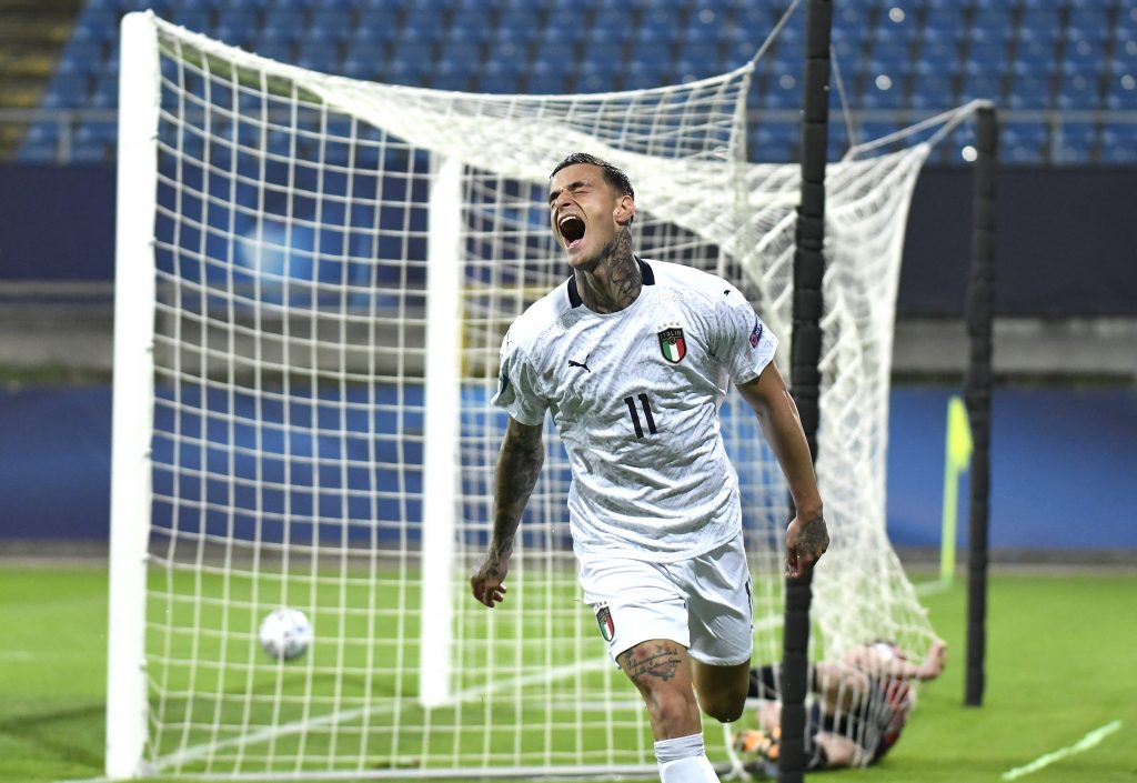 Gianluca Scamacca con la maglia dell'Under 21