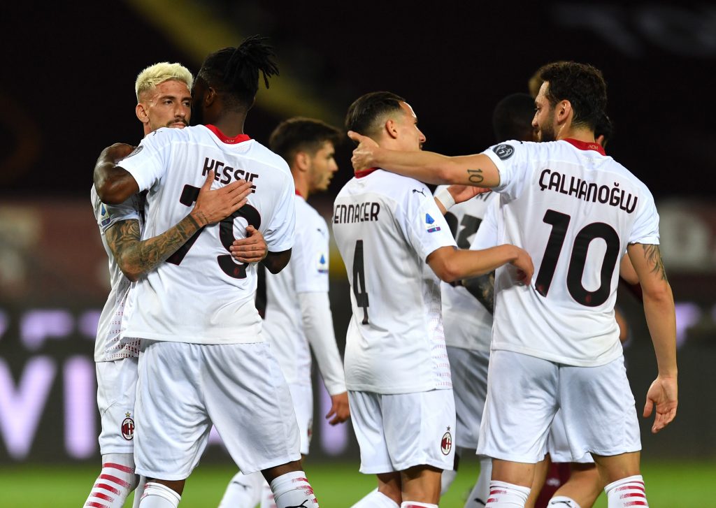 I calciatori rossoneri durante Torino-Milan.