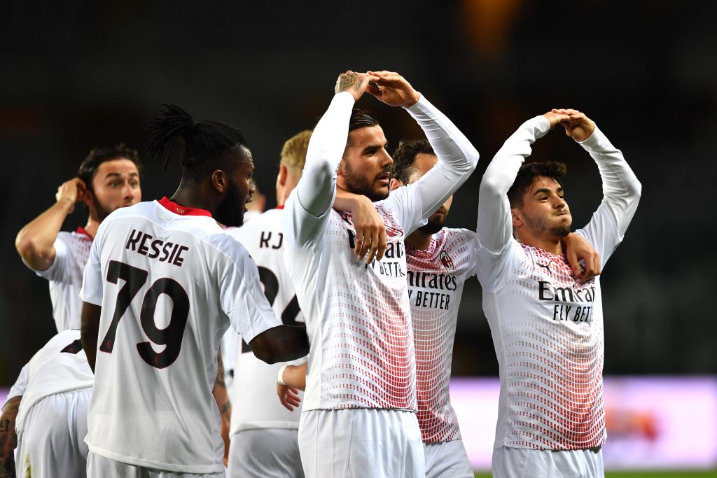 I calciatori rossoneri festeggiano dopo unn gol siglato nella larga vittoria ottenuta contro il Torino.