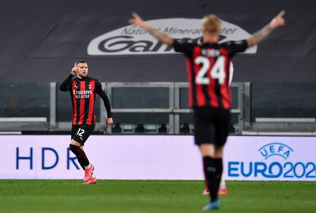 Ante Rebic esulta dopo il gol segnato alla Juventus