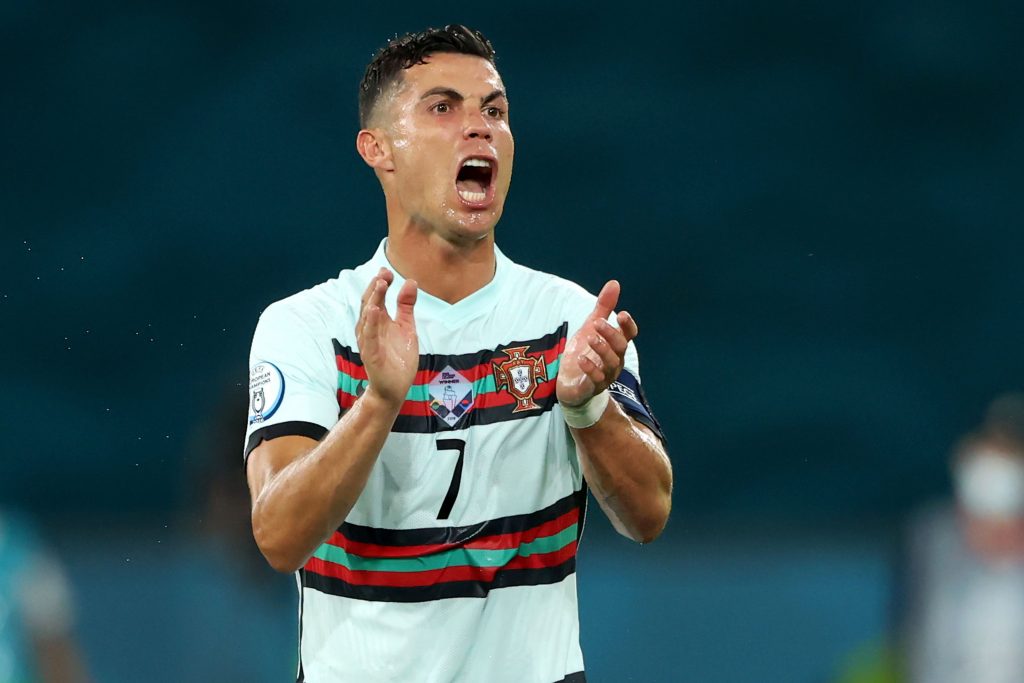 Cristiano Ronaldo con la maglia del Portogallo.