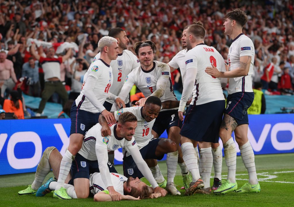 L'Inghilterra festeggia l'accesso in finale di Euro 2020.