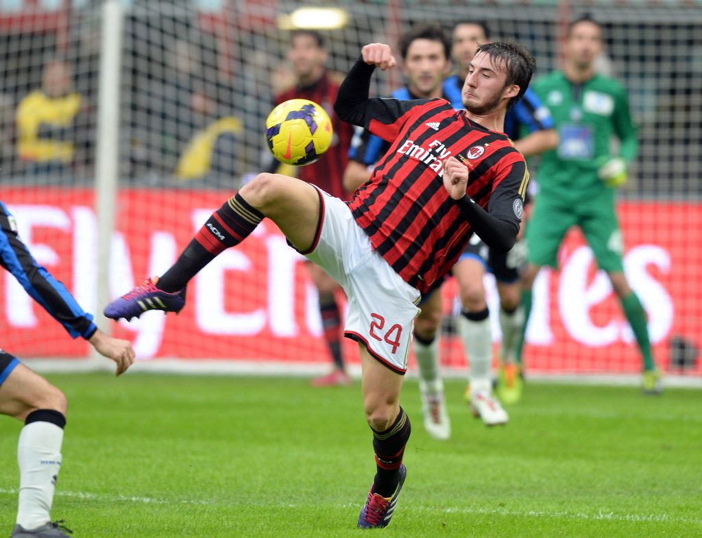 Bryan Cristante in azione con la maglia rossonera
