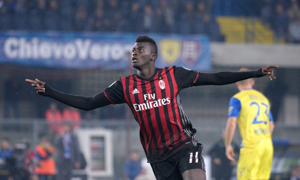 Niang con la maglia del Milan