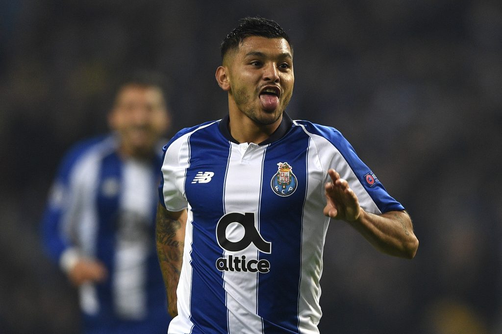 Corona con la maglia del Porto