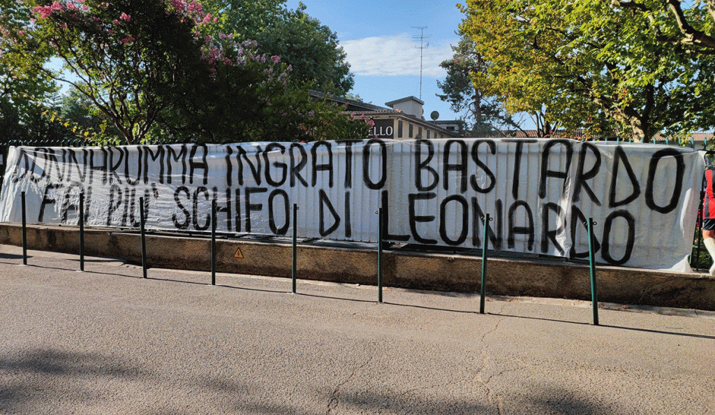 Striscione Donnarumma