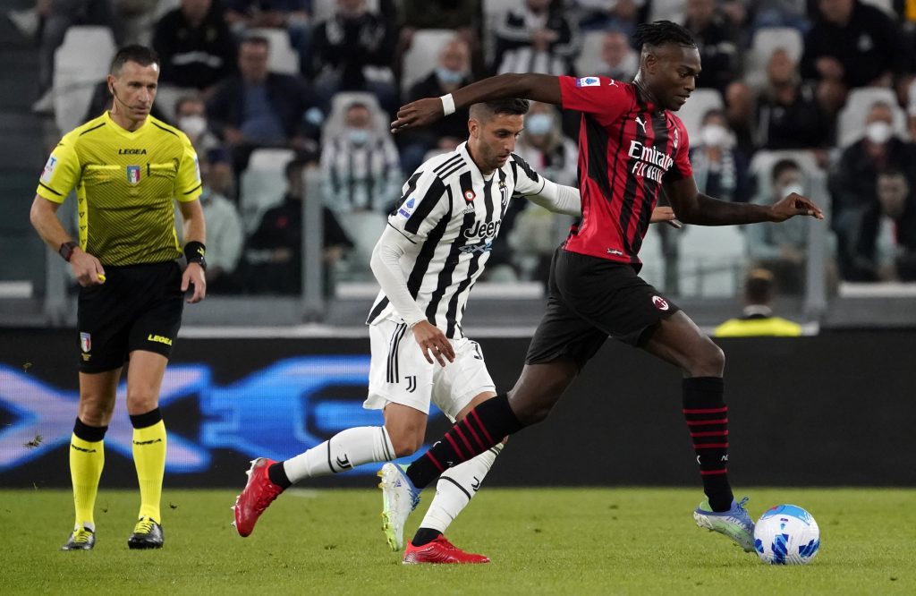 Leao a duello con Bentancur