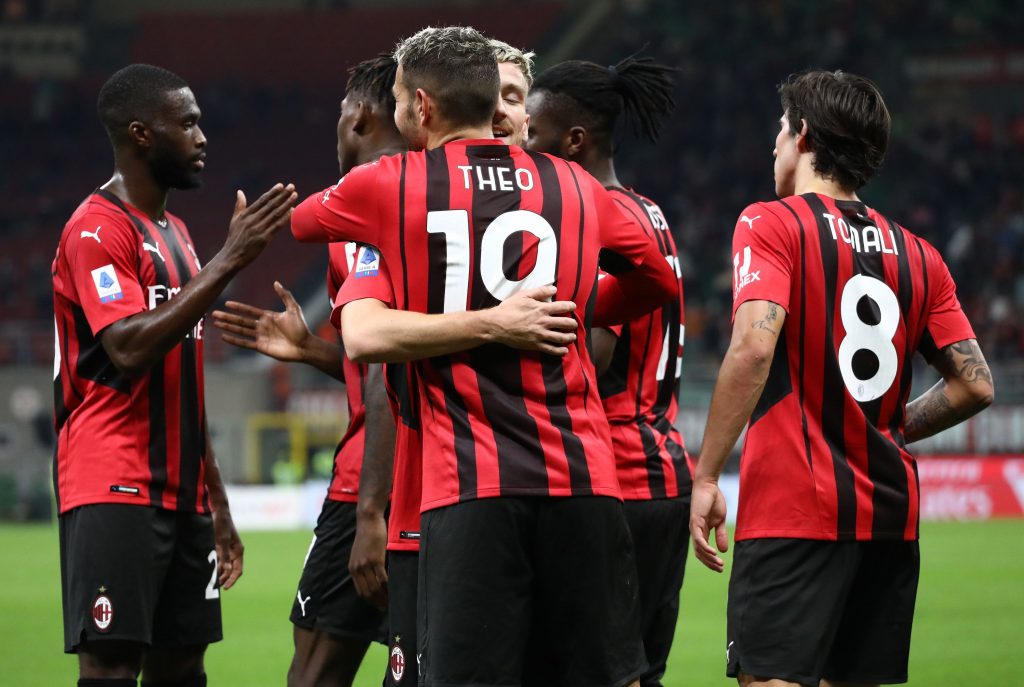 Il Milan esulta dopo un gol al Venezia.