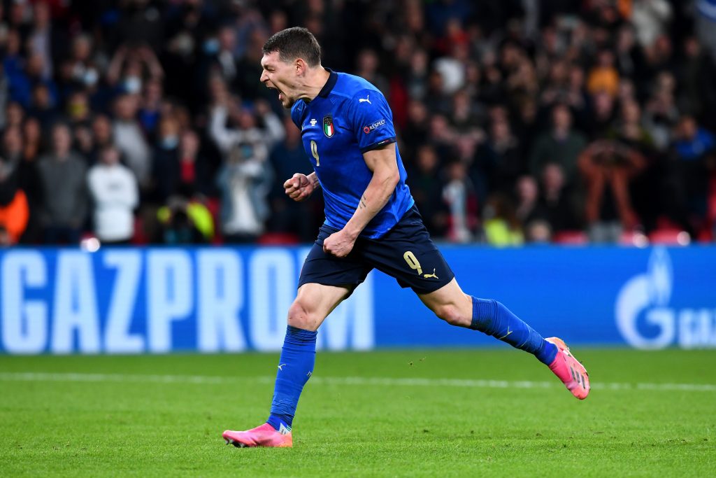 Andrea Belotti con la maglia della Nazionale.