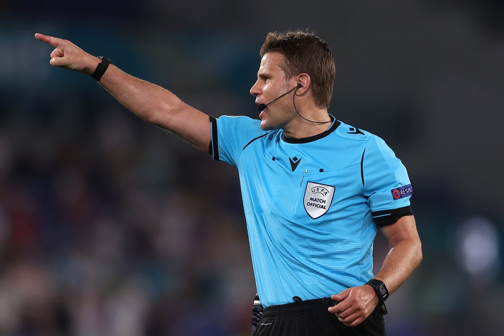 l' arbitro Brych
