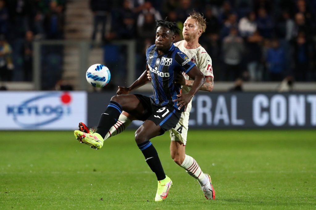 Kjaer e Zapata a contrasto.
