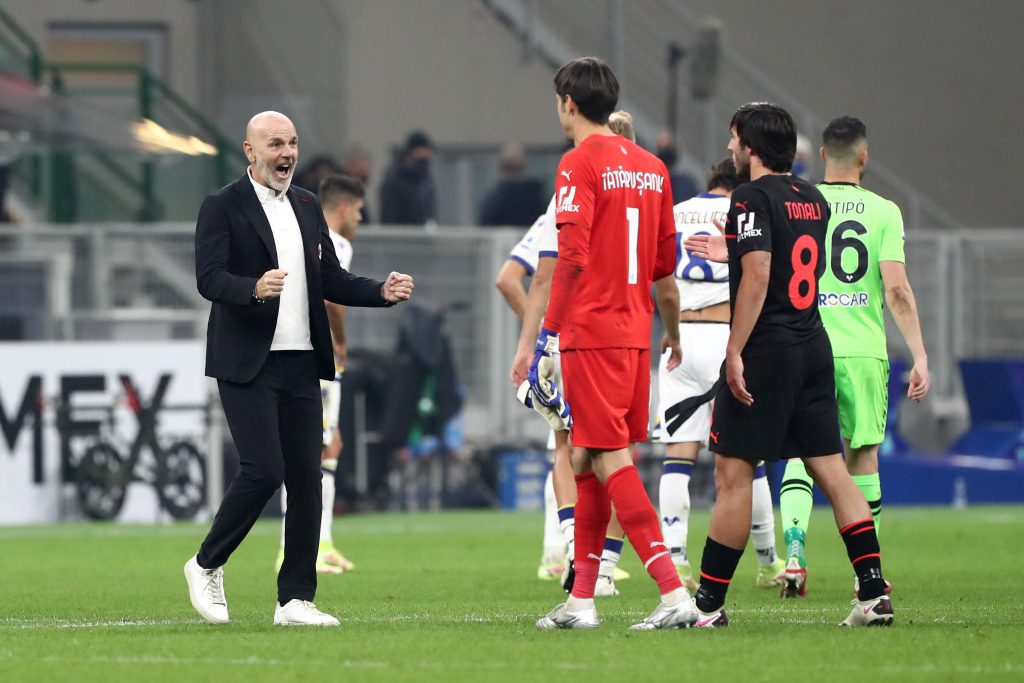Pioli si congratula con Tatarusanu.