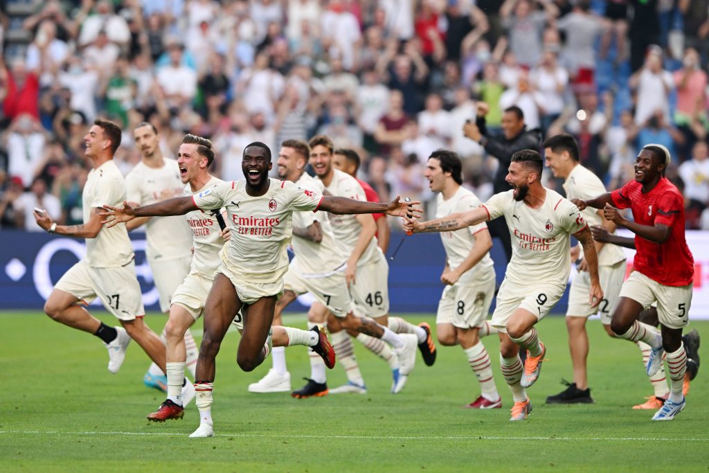 I calciatori del Milan festeggiano lo scudetto