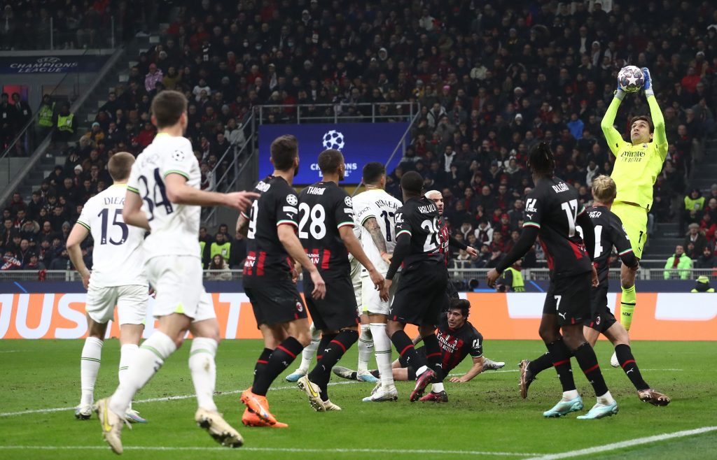 AC Milan v Tottenham Hotspur: Round of 16 Leg One - UEFA Champions League